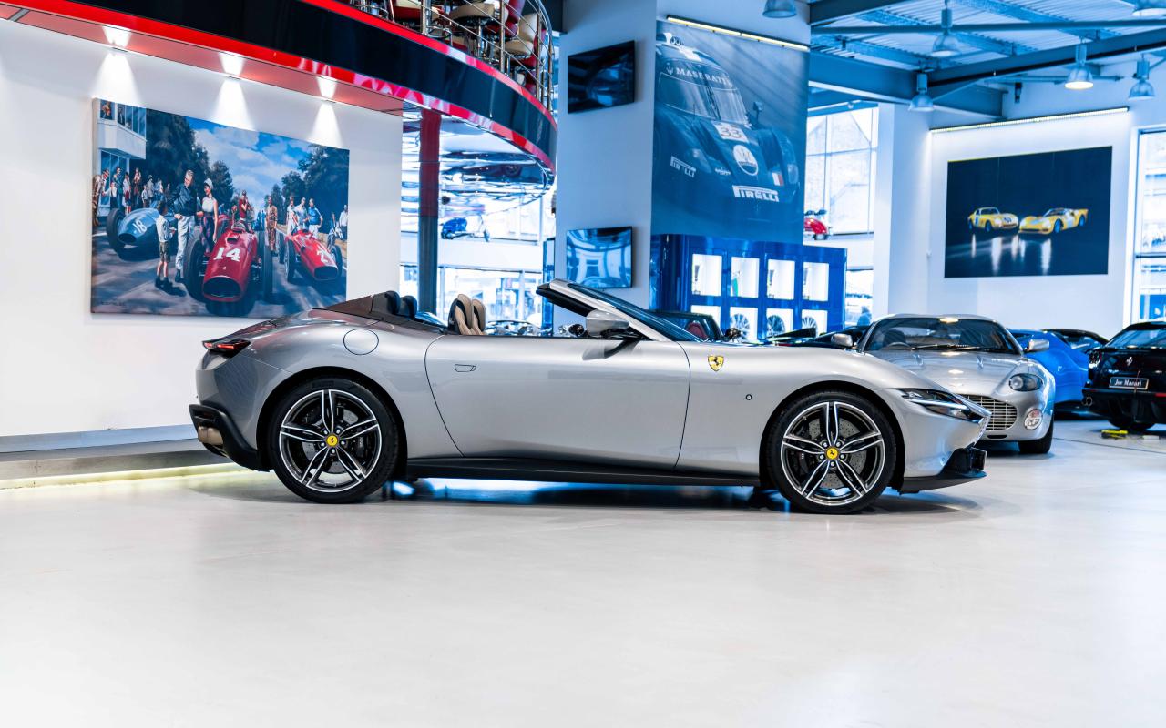 2023 Ferrari ROMA SPIDER