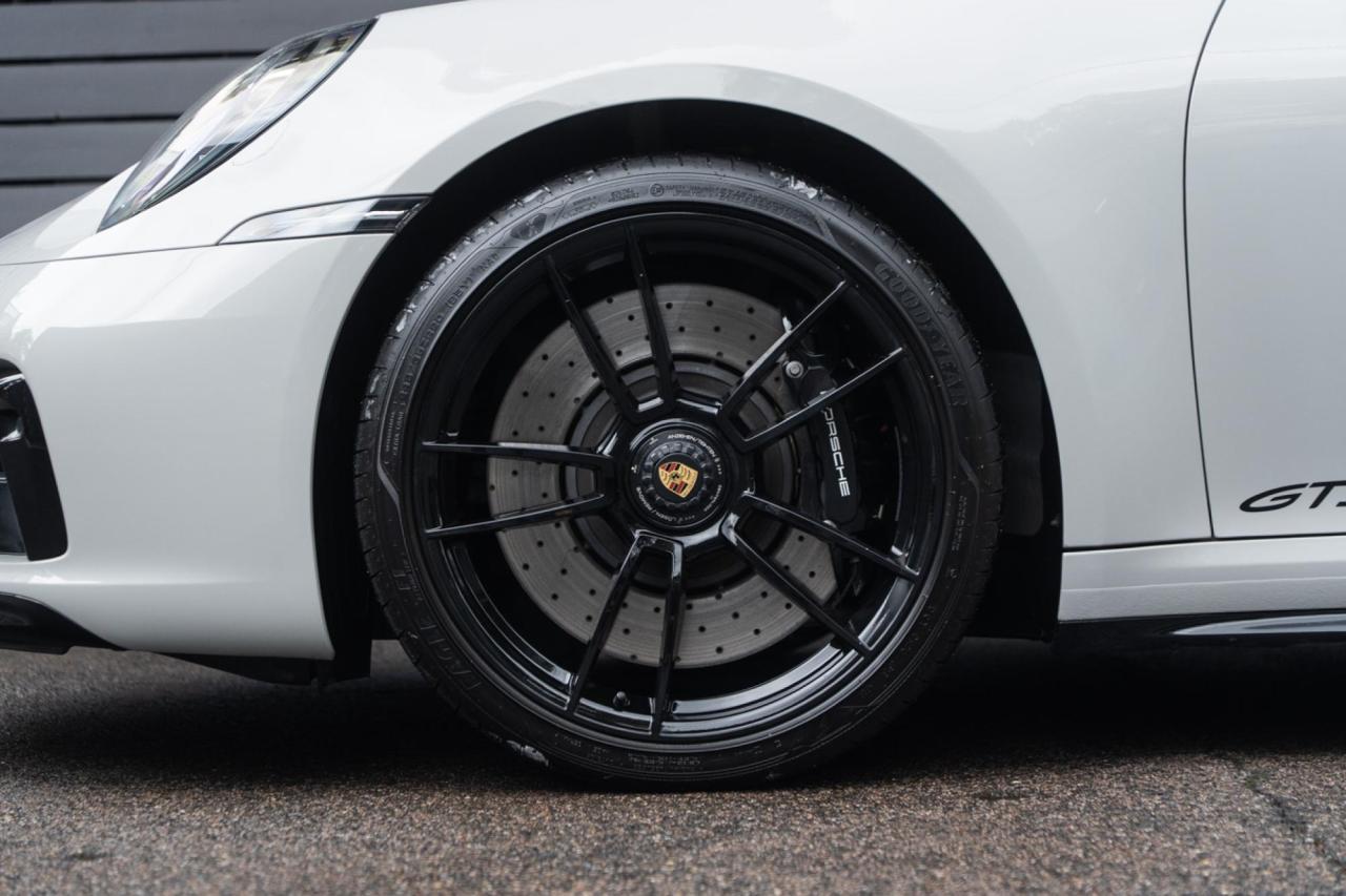 2021 Porsche 911 (992.1) CARRERA 4 GTS CABRIOLET 2021 Porsche 911 (992.1) CARRERA 4 GTS CABRIOLET