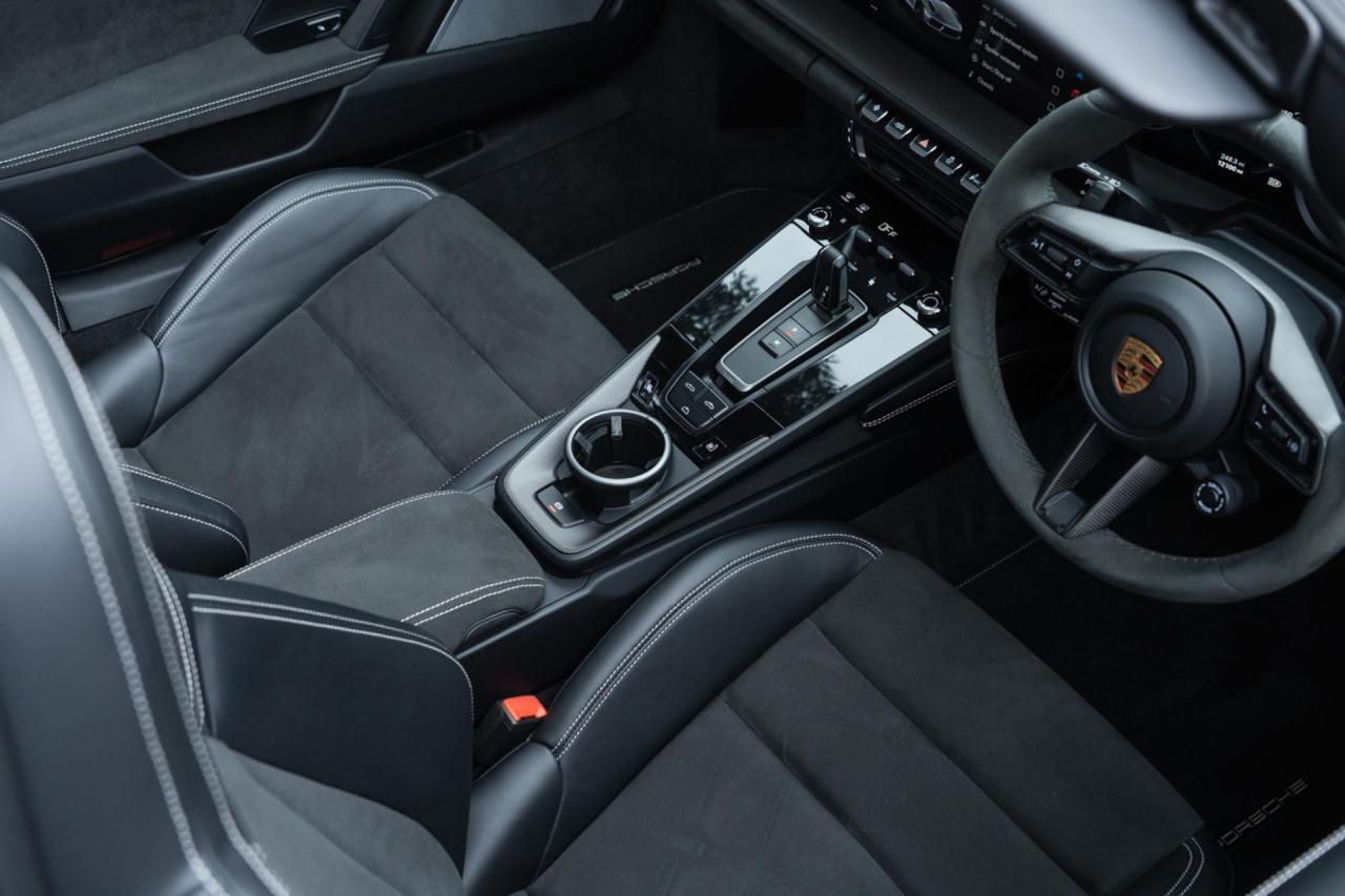 2021 Porsche 911 (992.1) CARRERA 4 GTS CABRIOLET 2021 Porsche 911 (992.1) CARRERA 4 GTS CABRIOLET