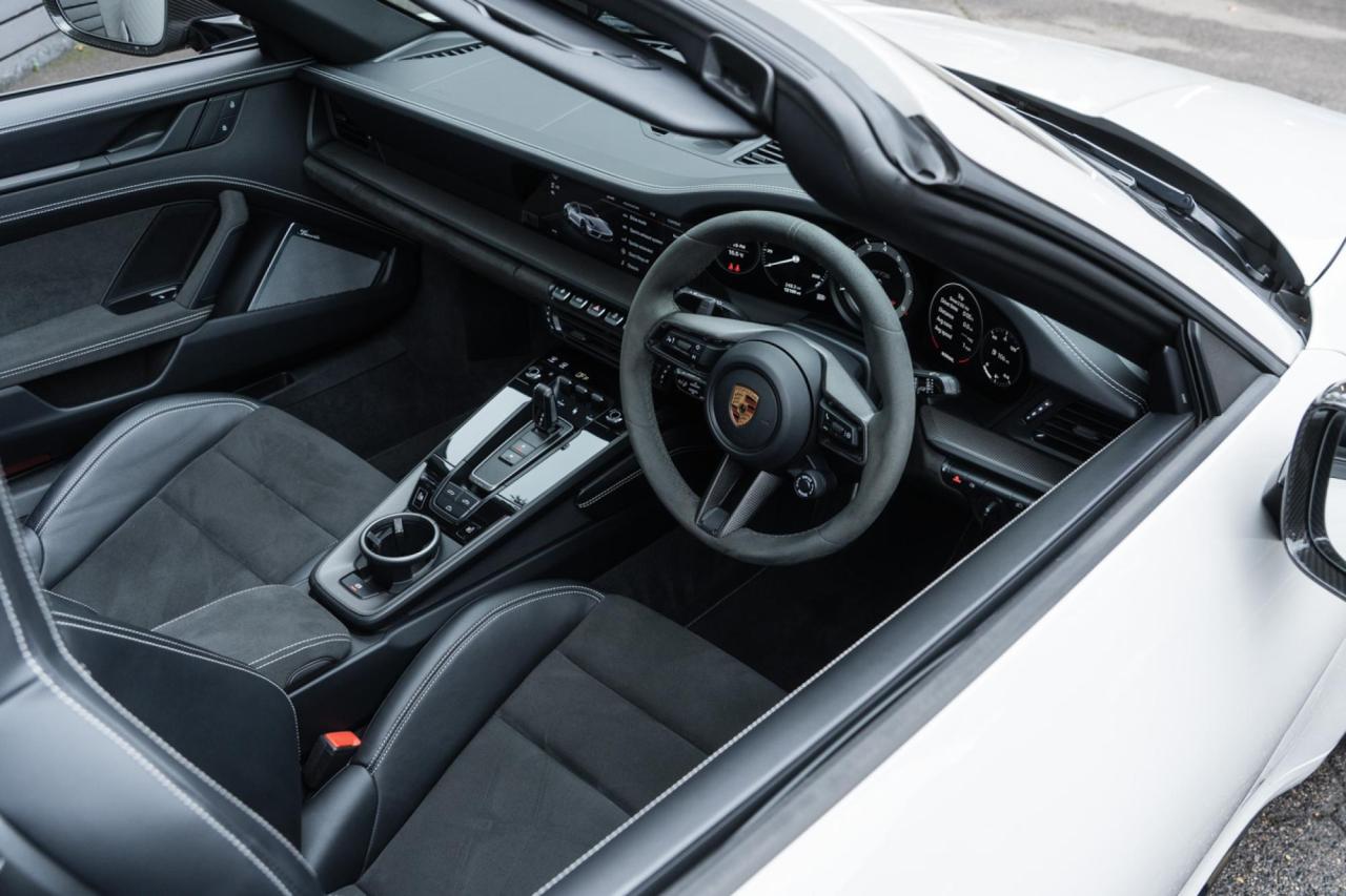 2021 Porsche 911 (992.1) CARRERA 4 GTS CABRIOLET 2021 Porsche 911 (992.1) CARRERA 4 GTS CABRIOLET