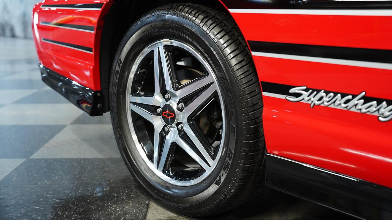 2004 Chevrolet Monte Carlo SS Supercharged Dale Earnhardt Jr. Edition