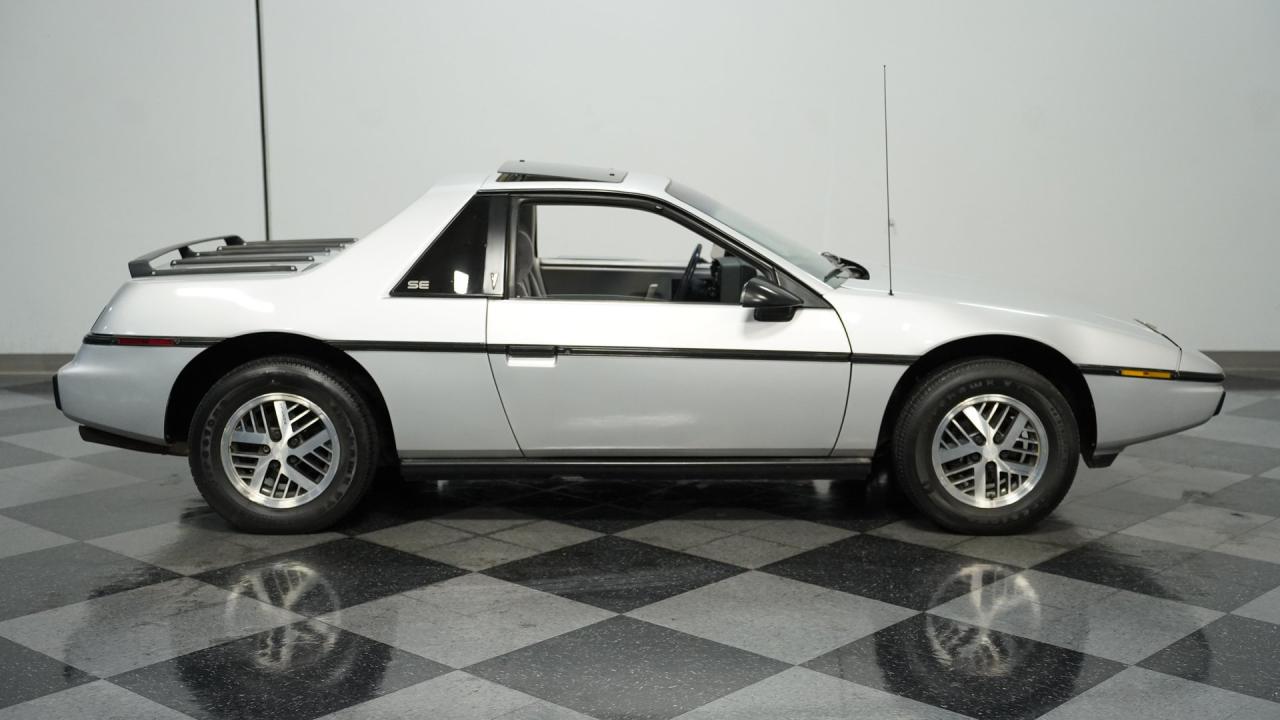 1985 Pontiac Fiero SE