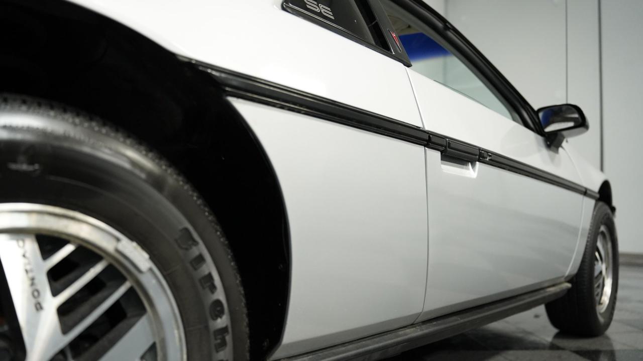 1985 Pontiac Fiero SE