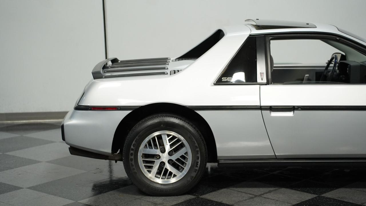 1985 Pontiac Fiero SE