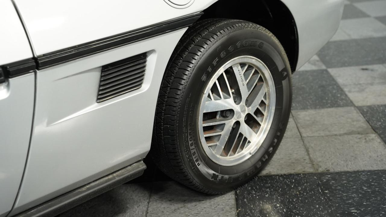 1985 Pontiac Fiero SE