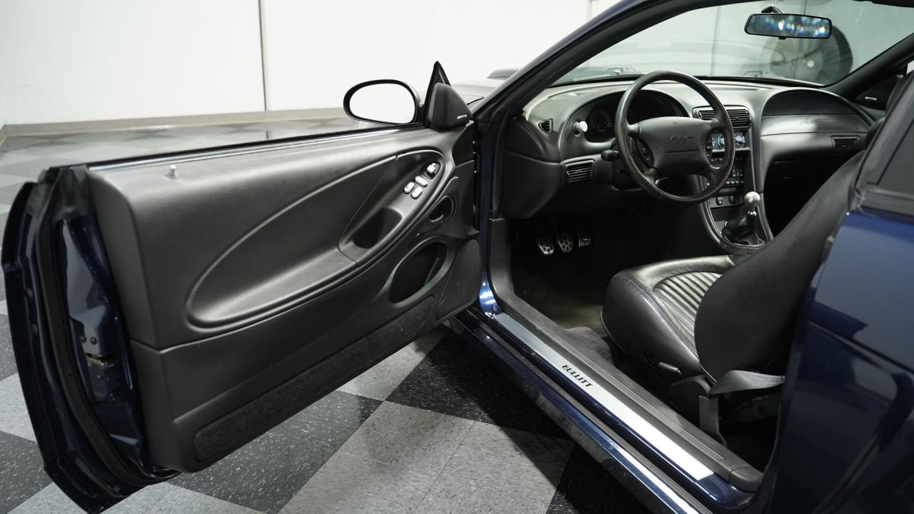 2001 Ford Mustang Bullitt GT