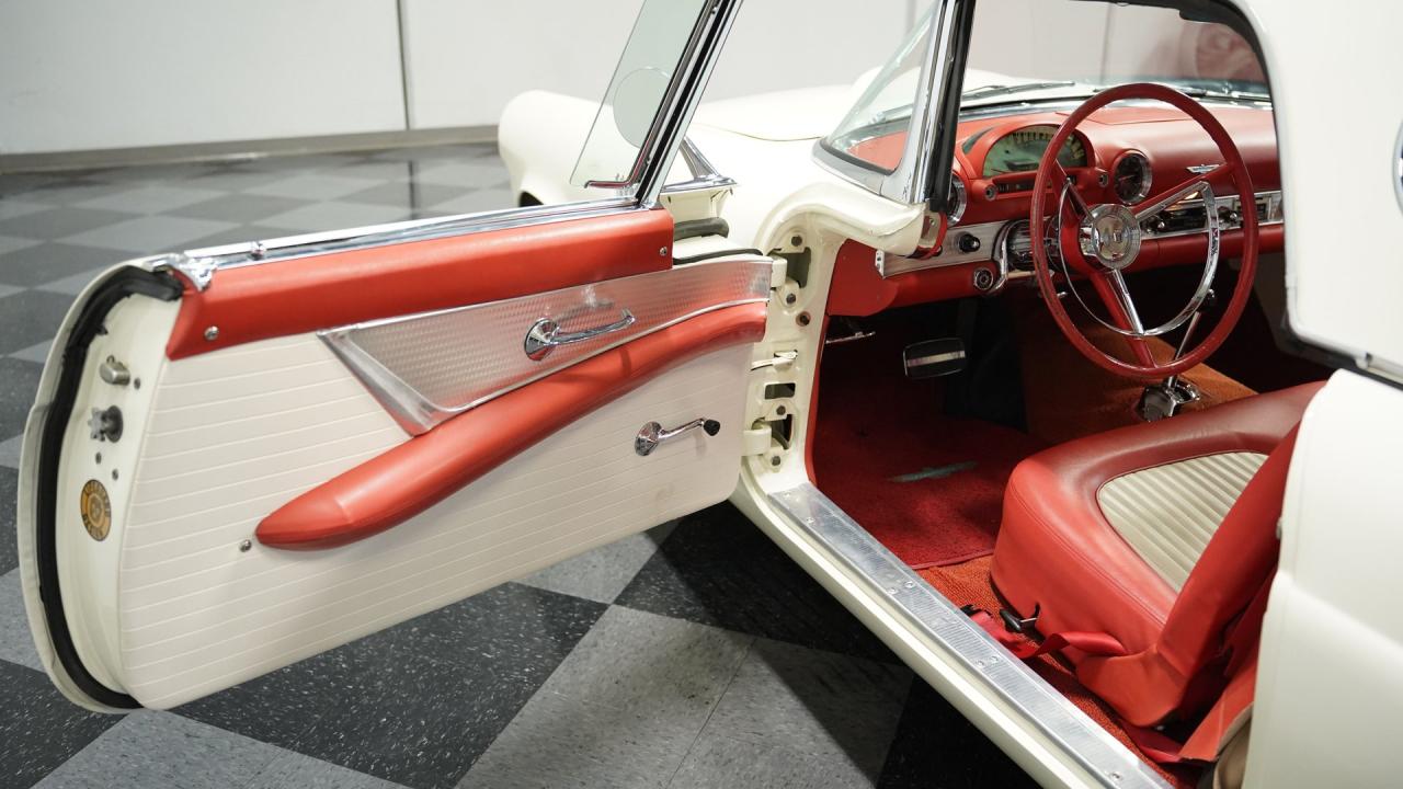 1956 Ford Thunderbird