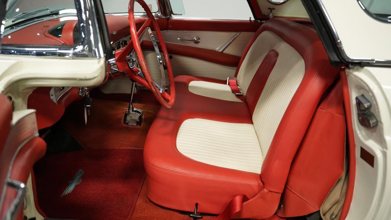 1956 Ford Thunderbird