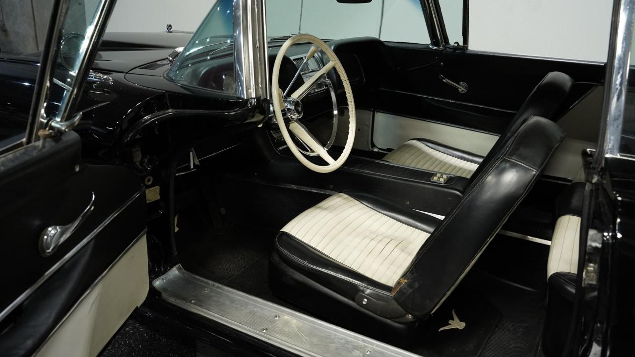 1959 Ford Thunderbird