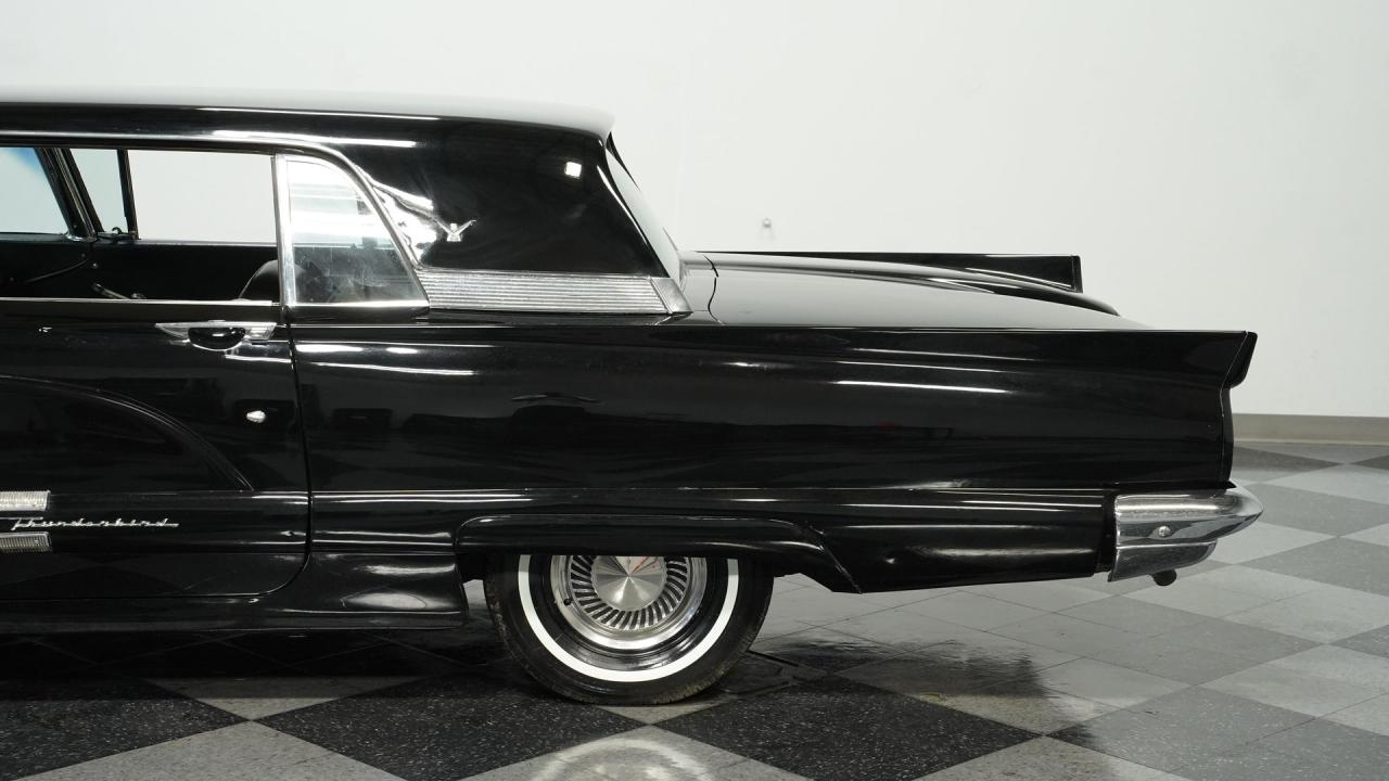 1959 Ford Thunderbird