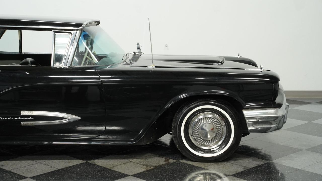 1959 Ford Thunderbird