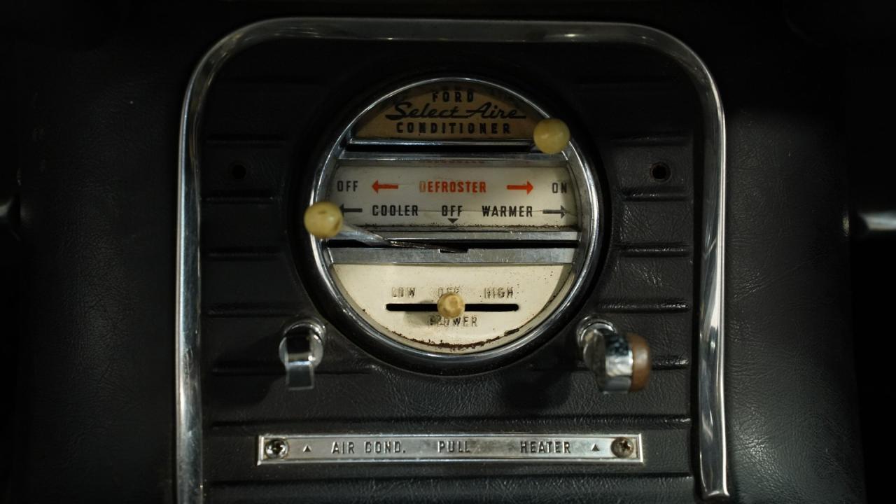 1959 Ford Thunderbird