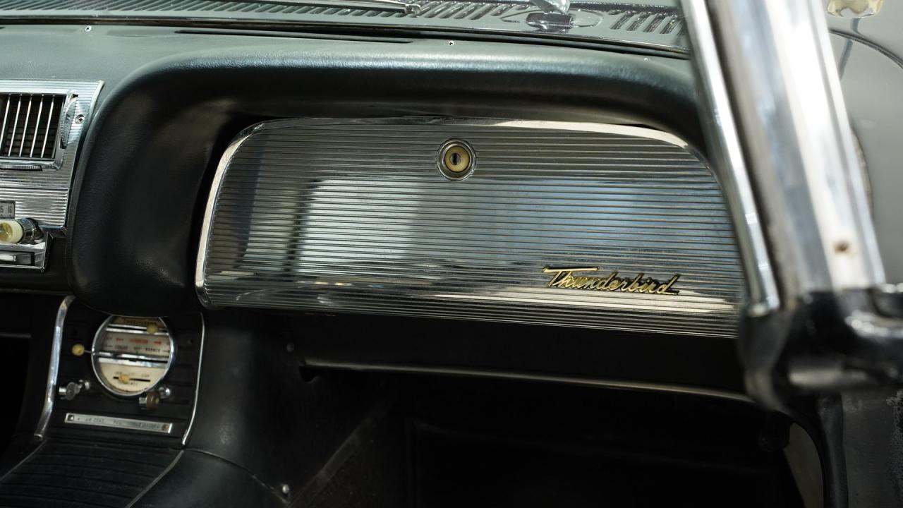 1959 Ford Thunderbird