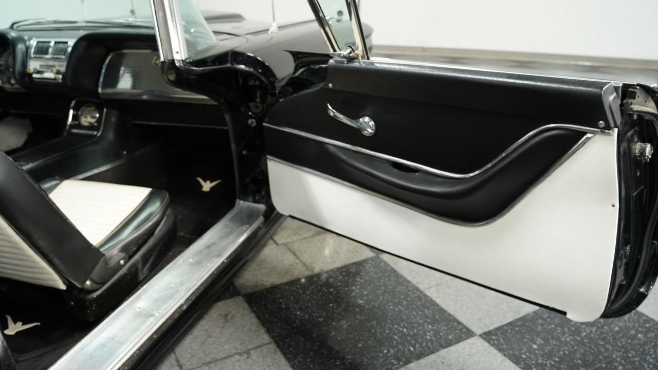 1959 Ford Thunderbird