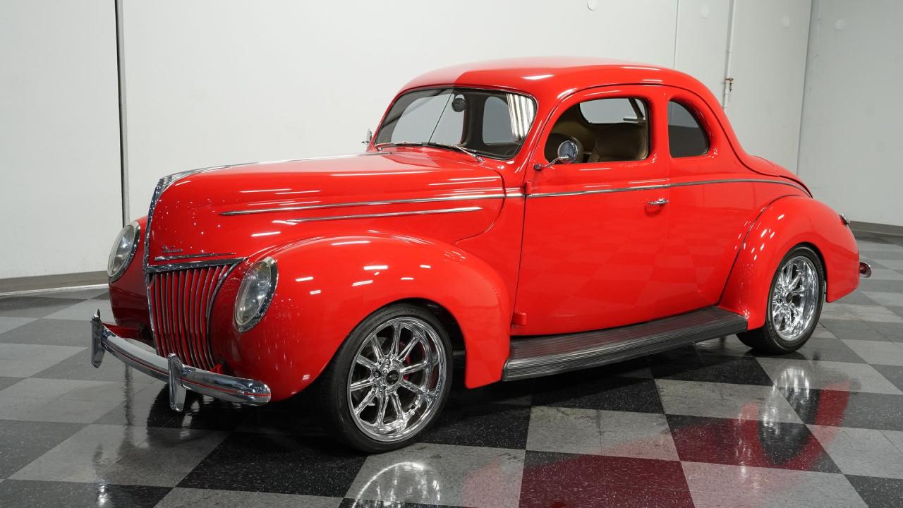 1939 Ford Deluxe Restomod