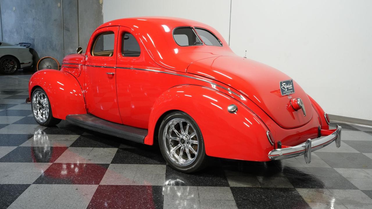 1939 Ford Deluxe Restomod