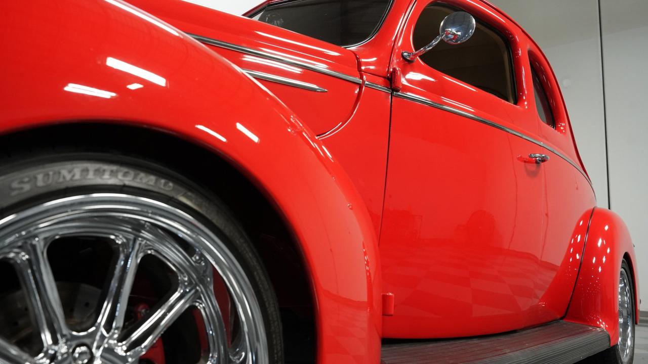 1939 Ford Deluxe Restomod