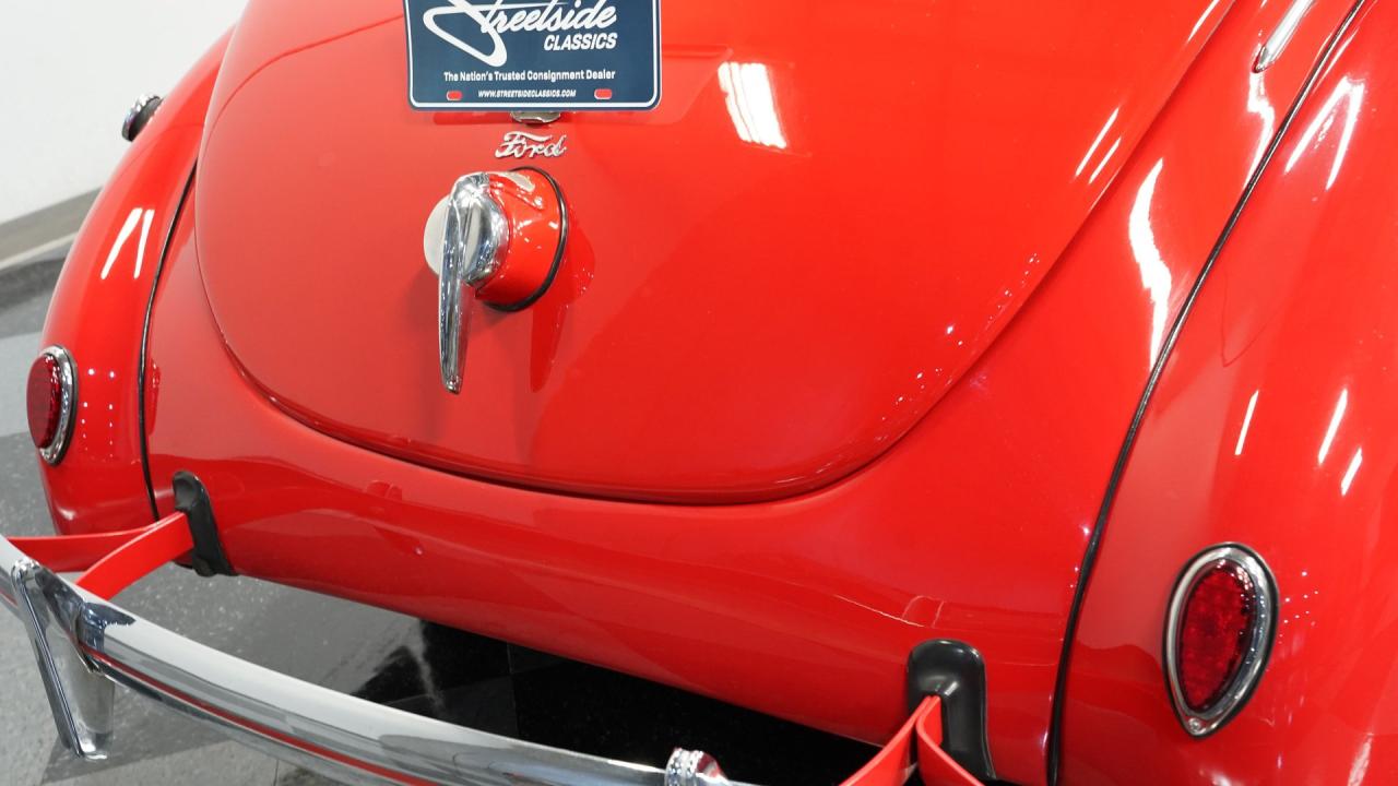 1939 Ford Deluxe Restomod