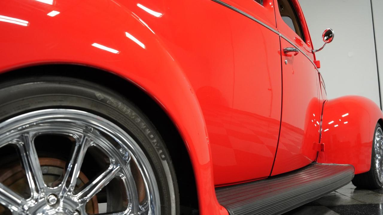 1939 Ford Deluxe Restomod