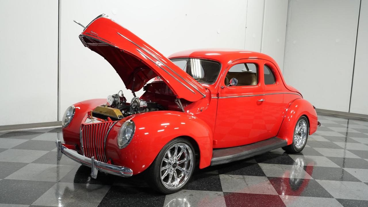 1939 Ford Deluxe Restomod