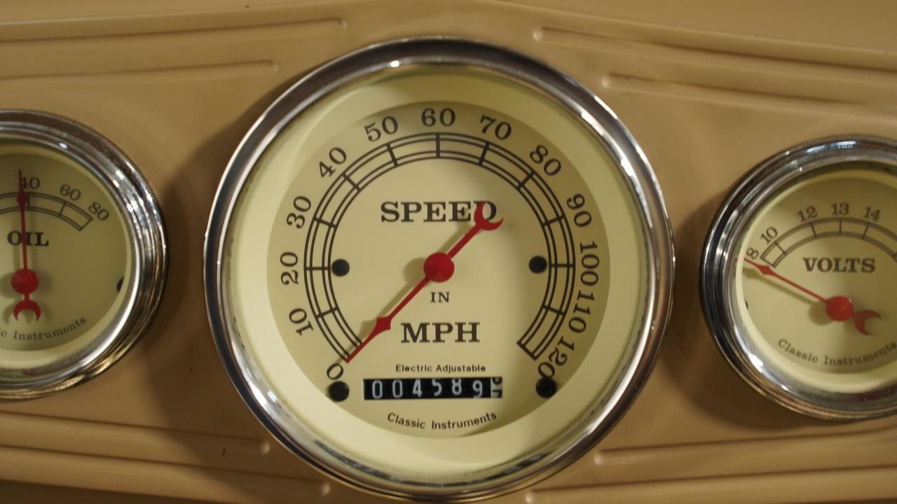 1939 Ford Deluxe Restomod