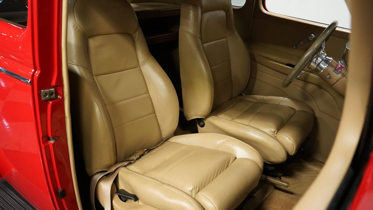 1939 Ford Deluxe Restomod