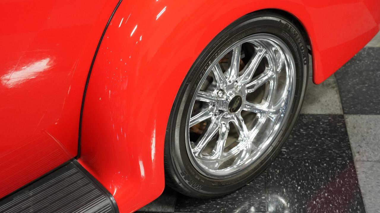 1939 Ford Deluxe Restomod