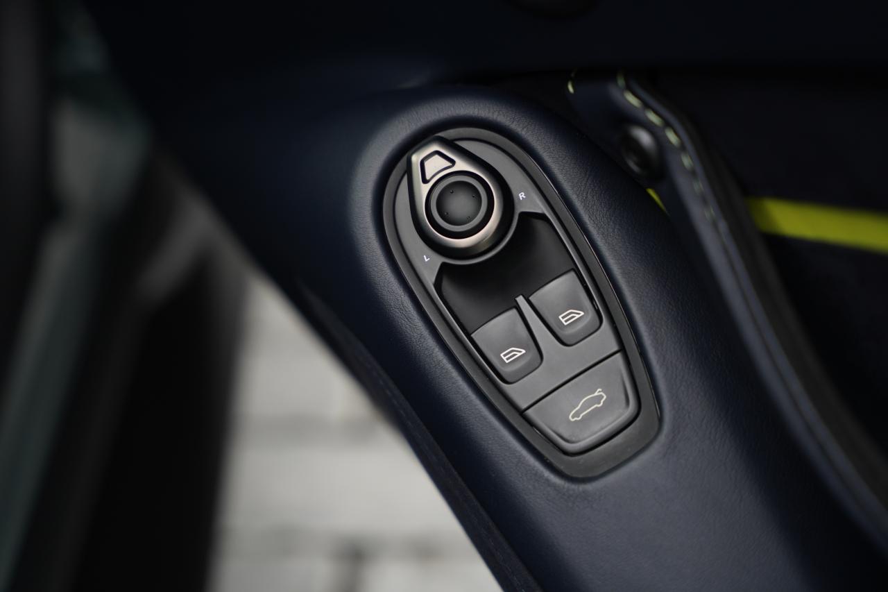 2020 Aston Martin Vantage