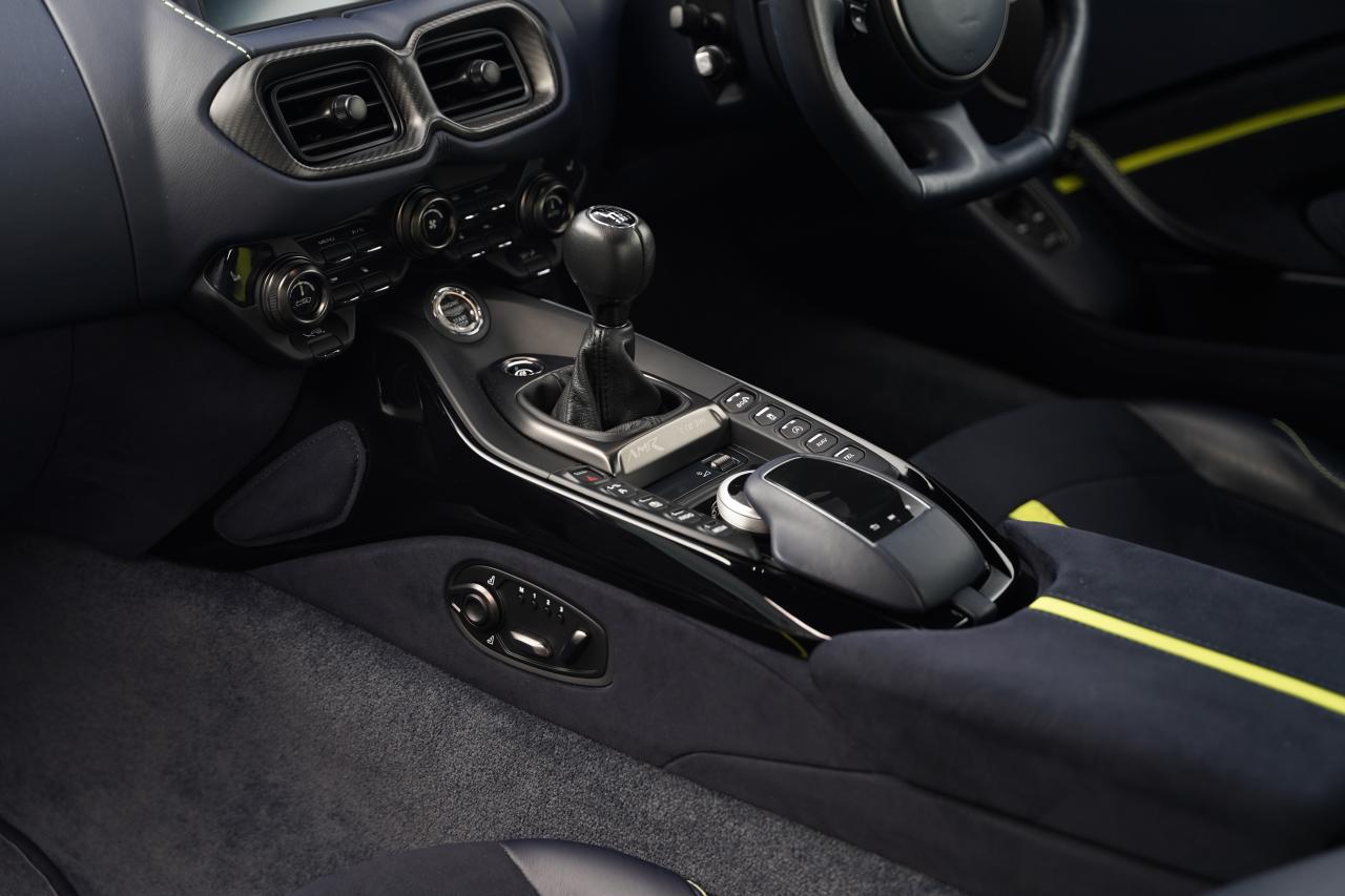 2020 Aston Martin Vantage