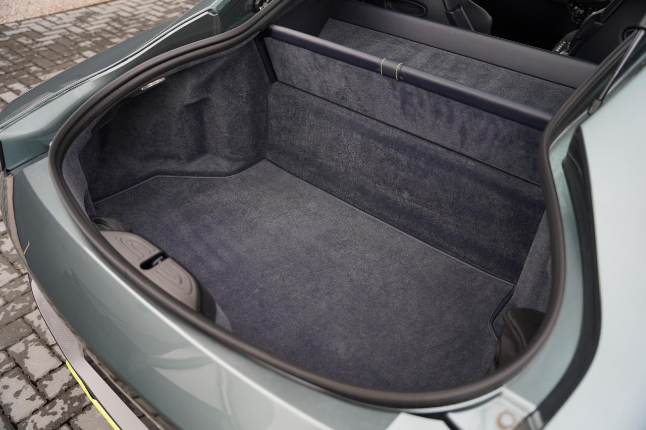 2020 Aston Martin Vantage