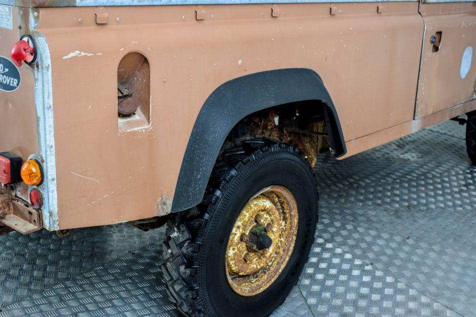 1984 Land Rover Defender