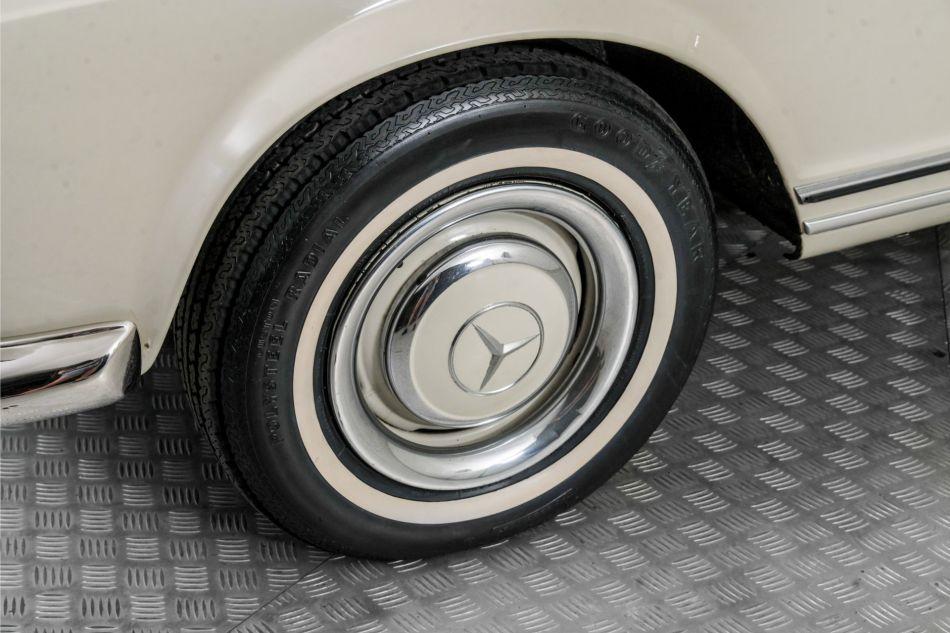 1964 Mercedes - Benz 200-serie