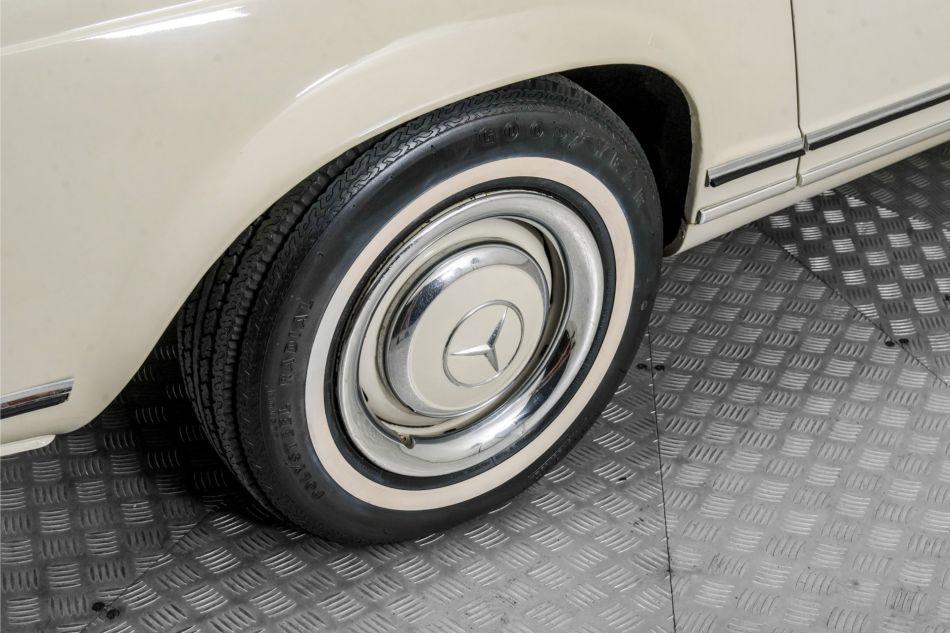 1964 Mercedes - Benz 200-serie