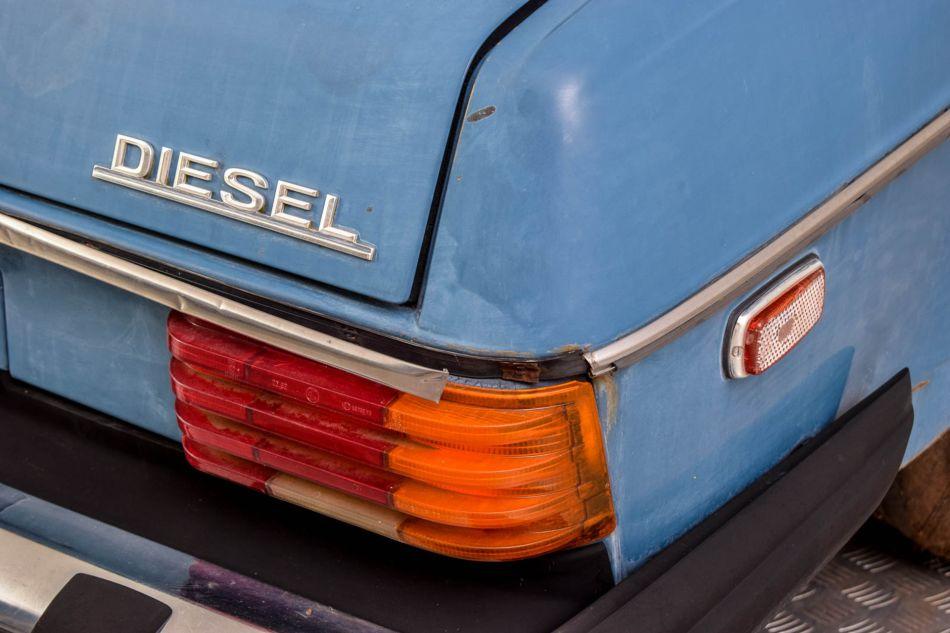 1976 Mercedes - Benz 300d