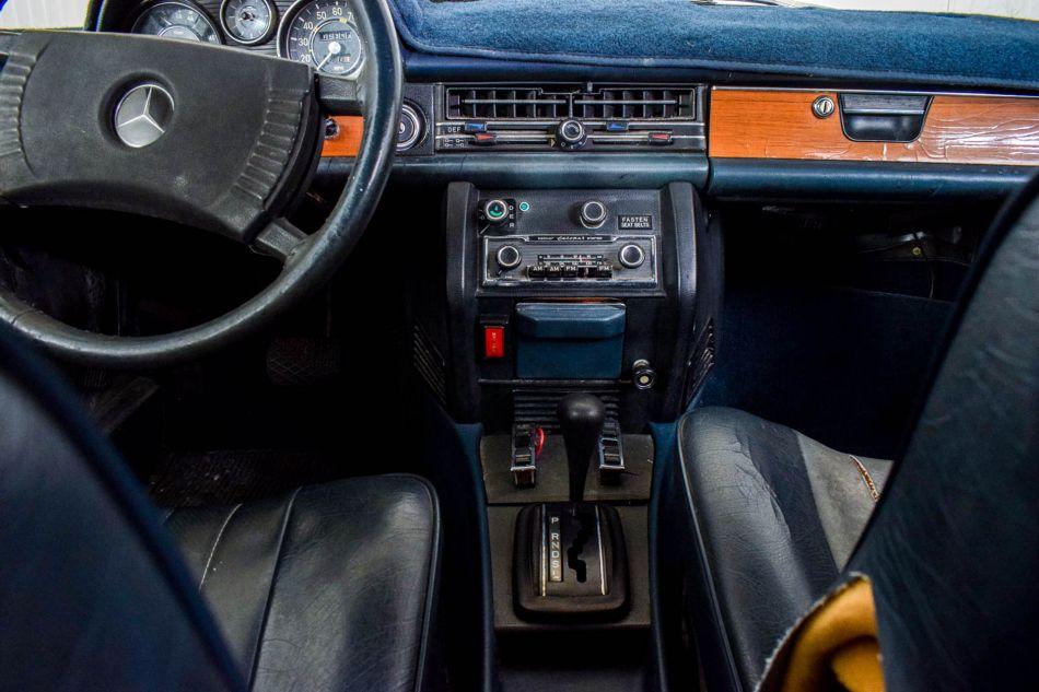 1976 Mercedes - Benz 300d