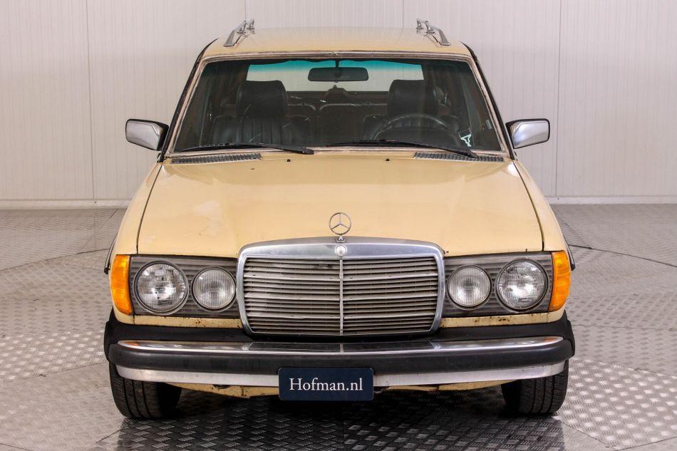 1979 Mercedes - Benz 200-serie