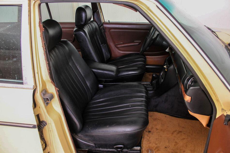1979 Mercedes - Benz 200-serie