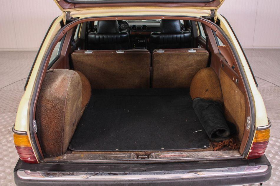 1979 Mercedes - Benz 200-serie