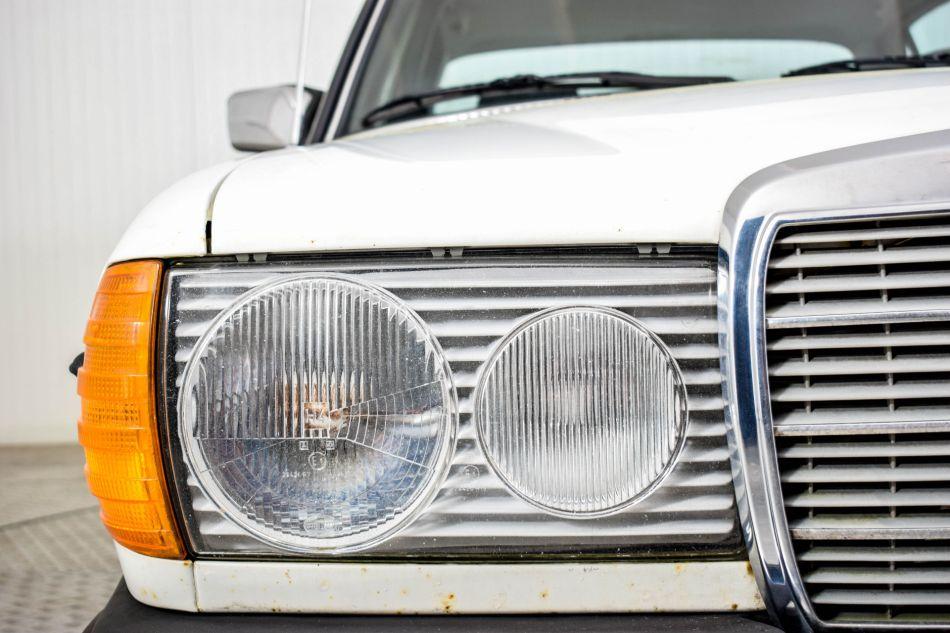 1982 Mercedes - Benz 240 D