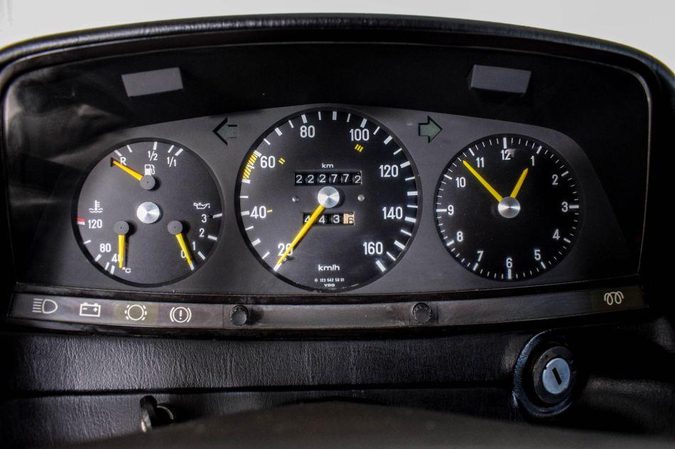 1982 Mercedes - Benz 240 D