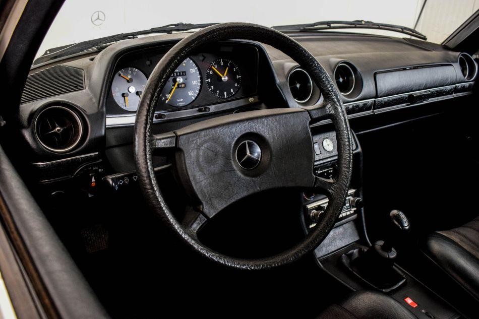 1982 Mercedes - Benz 240 D