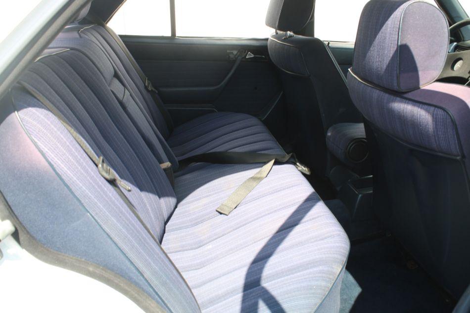 1985 Mercedes - Benz 200-serie