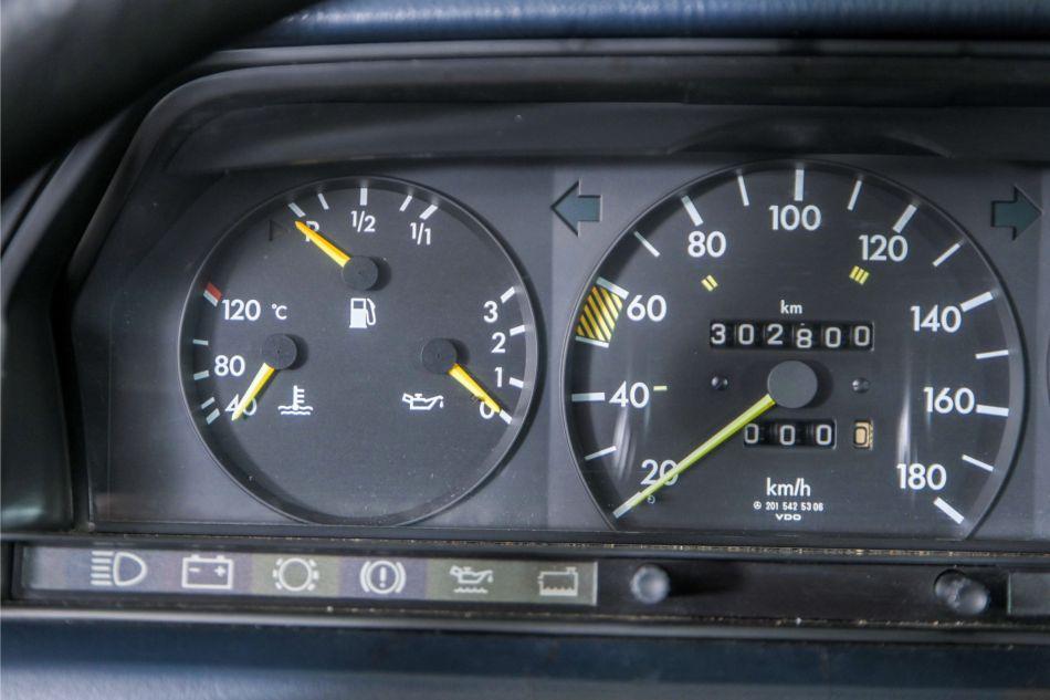 1985 Mercedes - Benz 190D 2.0