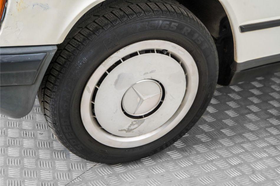 1985 Mercedes - Benz 190D 2.0