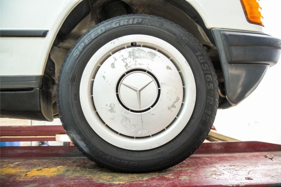 1985 Mercedes - Benz 190D 2.0