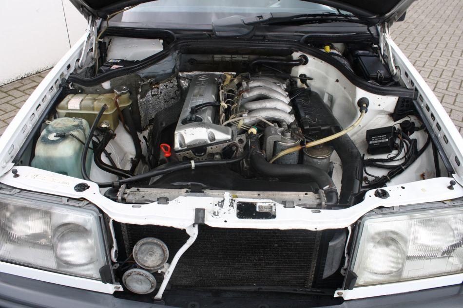 1986 Mercedes - Benz 200-serie