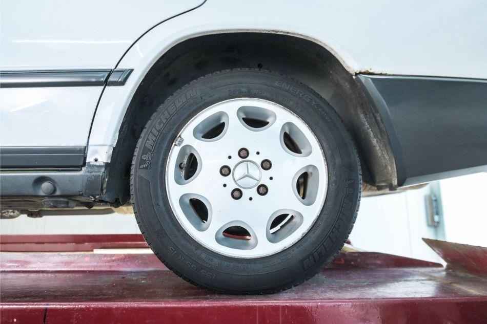 1986 Mercedes - Benz E-Klasse