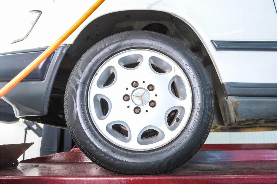 1986 Mercedes - Benz E-Klasse