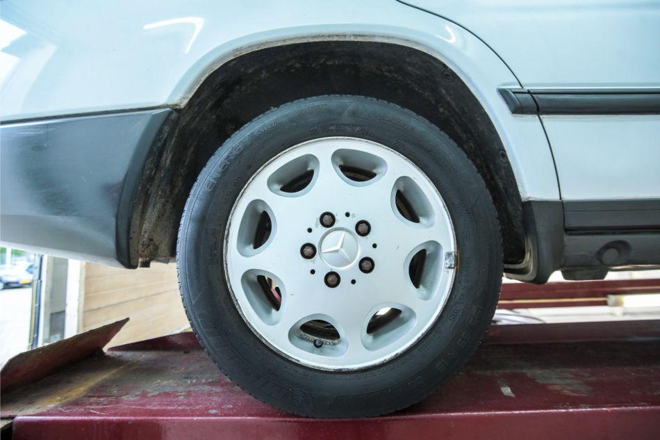 1986 Mercedes - Benz E-Klasse