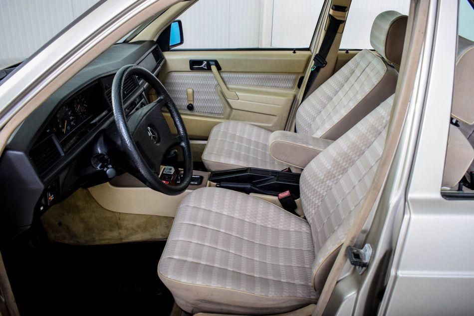 1989 Mercedes - Benz 190D 2.5 turbo Diesel